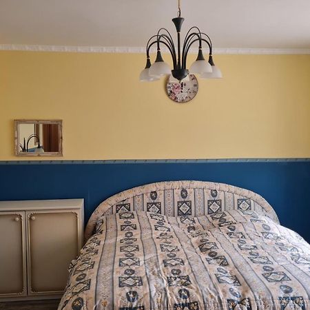 Ferienwohnung Mit Individueller Ausstattung - Jedes Zimmer Ist Anders Erfurt Extérieur photo
